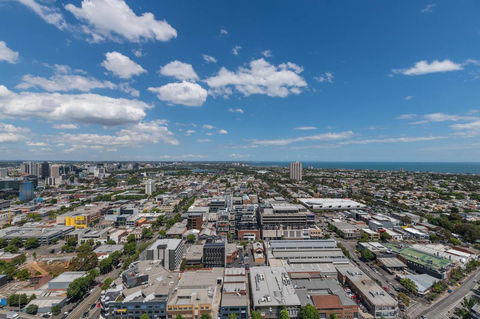 International 2 Bed 2 Bath Apartment - Holiday Adelaide 12