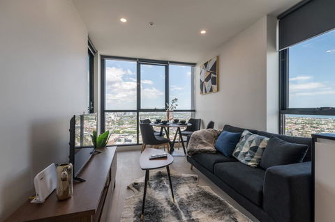 International 2 Bed 2 Bath Apartment - Holiday Adelaide 0