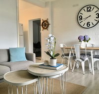 The Wheelhouse - 2BR Waterfront Apt in town - Holiday Adelaide