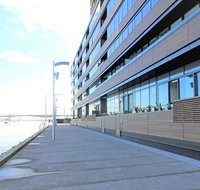 Auzzie Apartments Docklands Melbourne - Holiday Adelaide