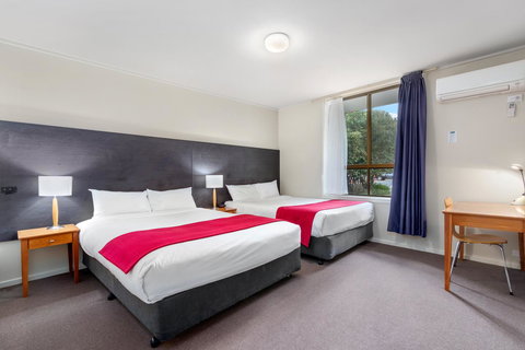 Knox International Hotel And Apartments - Holiday Adelaide 1
