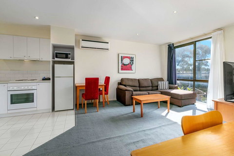 Knox International Hotel And Apartments - Holiday Adelaide 22