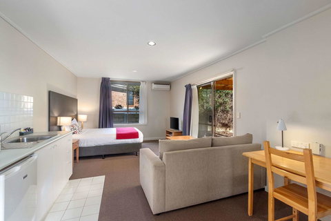 Knox International Hotel And Apartments - Holiday Adelaide 9