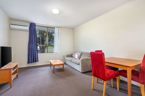 Knox International Hotel And Apartments - Holiday Adelaide 23
