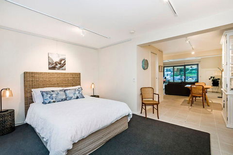The Waterfront Apartment - Holiday Adelaide 5