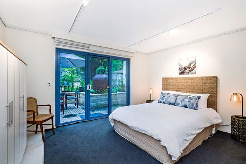 The Waterfront Apartment - Holiday Adelaide 6