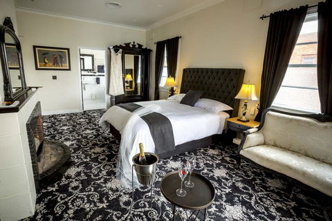 The Commercial Boutique Hotel - Holiday Adelaide 0