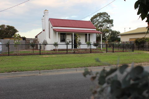 The Cottage - Holiday Adelaide 0