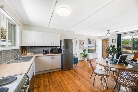 The Cowhide Cabin - Comfy, Family Friendly Stays In Toowoomba - Holiday Adelaide 2