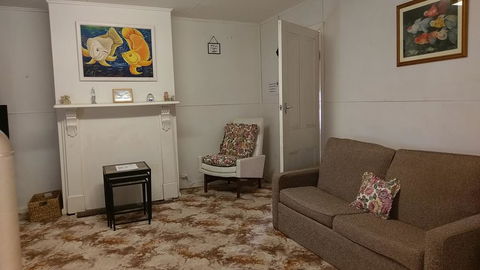 The Crooked Cottage - Holiday Adelaide 3