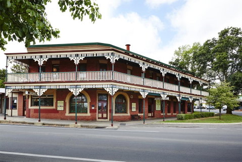 The Daylesford Hotel - Holiday Adelaide 1