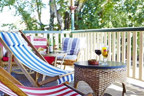 The Daylesford Hotel - Holiday Adelaide 0