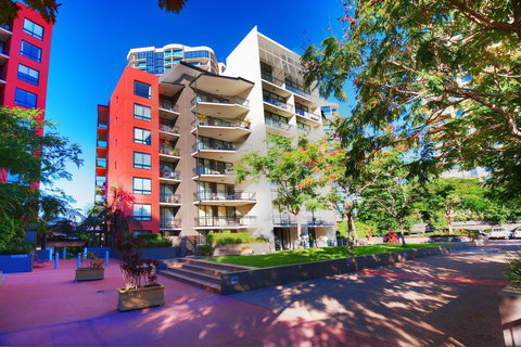 The Docks On Goodwin - Holiday Adelaide 2