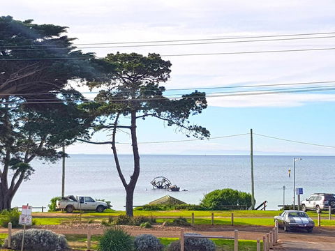 The Esplanade Holiday Home - Holiday Adelaide 0