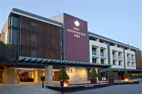 The Executive Inn, Newcastle - Holiday Adelaide 1