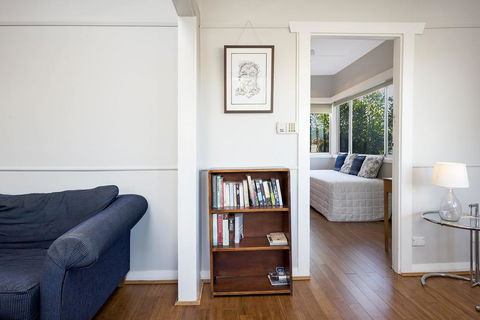 The Entrance North Lakeside Cottage - Holiday Adelaide 3