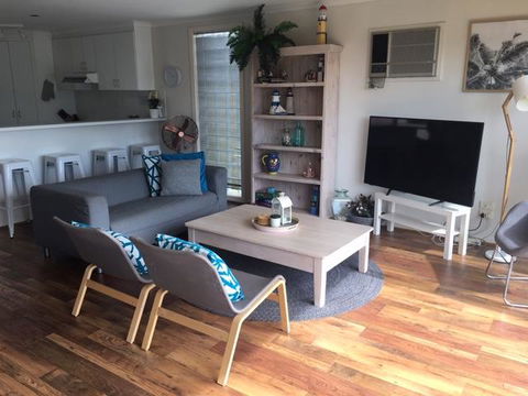 The Esplanade Holiday Home - Holiday Adelaide 1