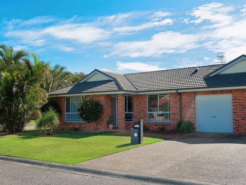 The Fingie @ Fingal Bay - Holiday Adelaide 2