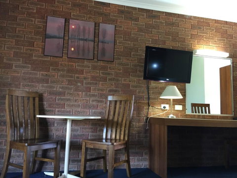 The Finley Palm Motor Inn - Holiday Adelaide 3