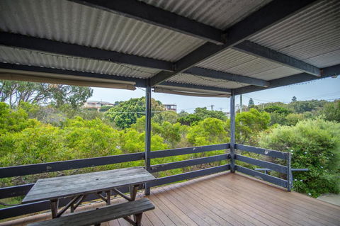 The Gee Beach House - Holiday Adelaide 3