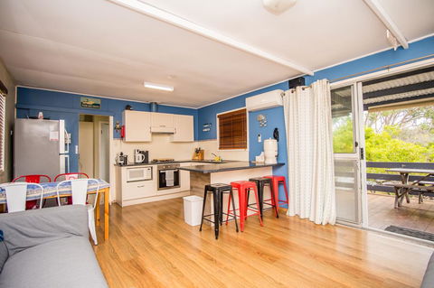 The Gee Beach House - Holiday Adelaide 0