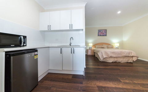 The Haven - 6A Turnberry Drive - Holiday Adelaide 3