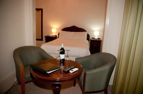 The Hotel Shamrock - Holiday Adelaide 1