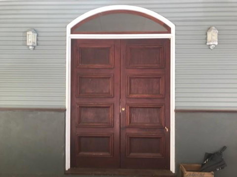 The Lakehouse Manor - Holiday Adelaide 1