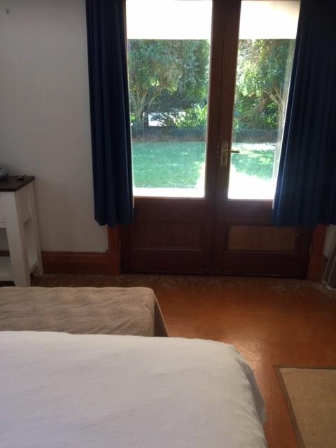 The Lakehouse Manor - Holiday Adelaide 3