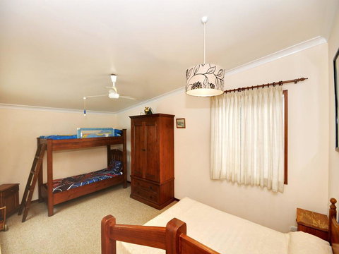 The Lakes Cottage - Holiday Adelaide 3