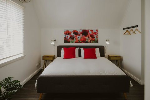 The Loft @ Denver - Holiday Adelaide 1