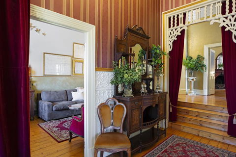 The Mayfair - Holiday Adelaide 3