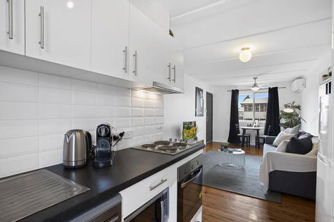 The Neo Stylish Central Apartment With Aircon Courtyard And Netflix - Holiday Adelaide 2