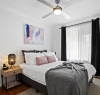 The Neo stylish central apartment with aircon courtyard and Netflix - Holiday Adelaide