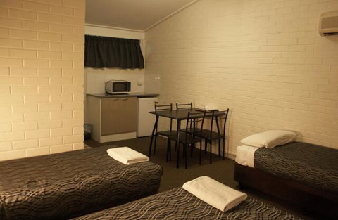The Plains Motor Inn - Holiday Adelaide 3