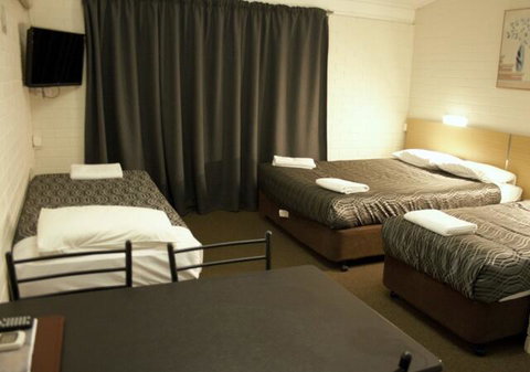 The Plains Motor Inn - Holiday Adelaide 2
