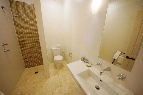 The Playhouse Hotel - Holiday Adelaide 1