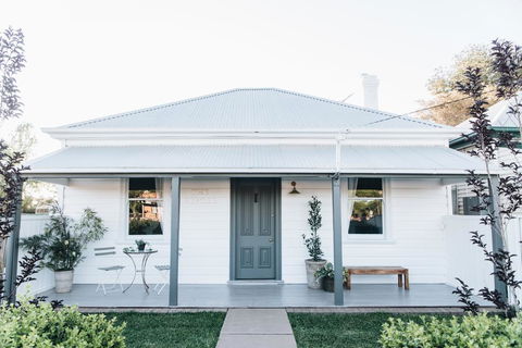 The Repose - Boutique Cottage - Holiday Adelaide 0