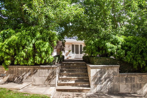 The Retreat At Stirling - Holiday Adelaide 0