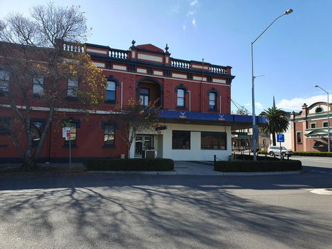 The Royal Hotel - Holiday Adelaide 0