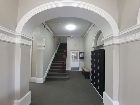 The Royal Hotel - Holiday Adelaide 1