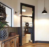 The Royal Hotel Drouin - Holiday Adelaide