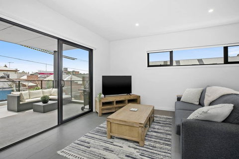 The Ryan Geelong CBD - Holiday Adelaide 2