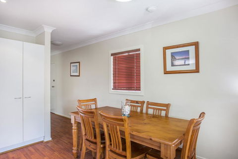 The Sands - 4/46 Jones Avenue Mollymook - Holiday Adelaide 2