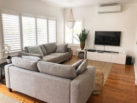 The Seaside Beachhouse Mollymook - Holiday Adelaide 0