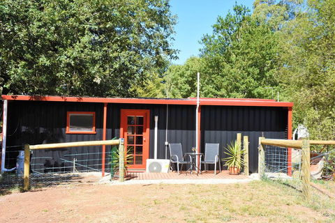 The Shelter Shed Garden Studio Apartment - Holiday Adelaide 2