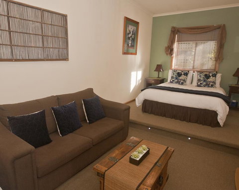 The Shingles Riverside Cottages - Holiday Adelaide 3