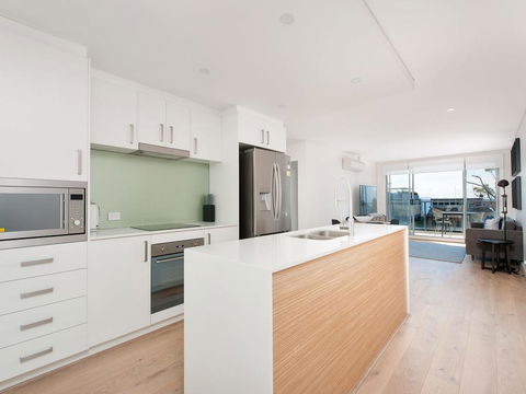 The Shoal Apartments, Unit 304/4-8 Bullecourt Street - Holiday Adelaide 1