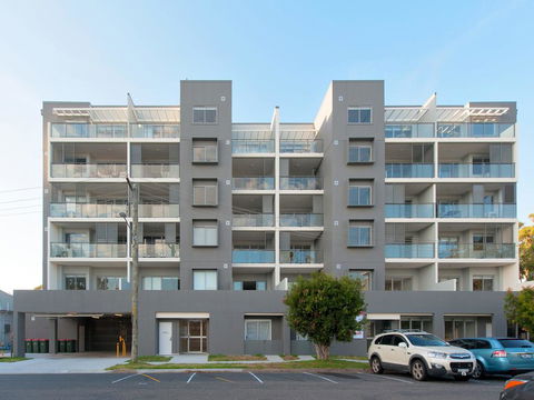 The Shoal, Unit 309/4-8 Bullecourt Street - Holiday Adelaide 2