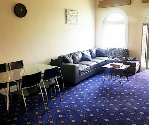 The Wharf Hotel - Holiday Adelaide 1